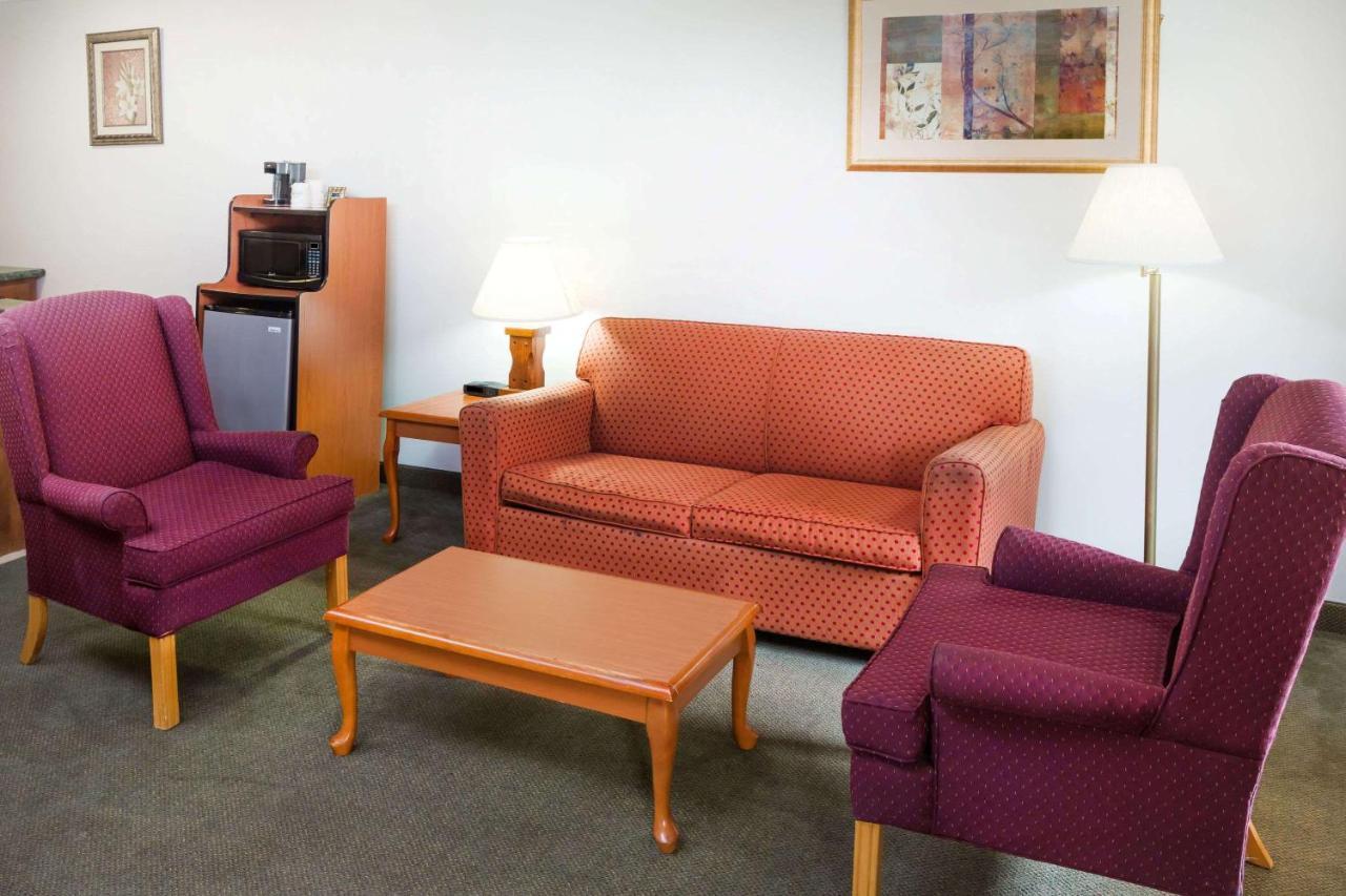 Days-Inn By Wyndham Batesville Ar Bagian luar foto