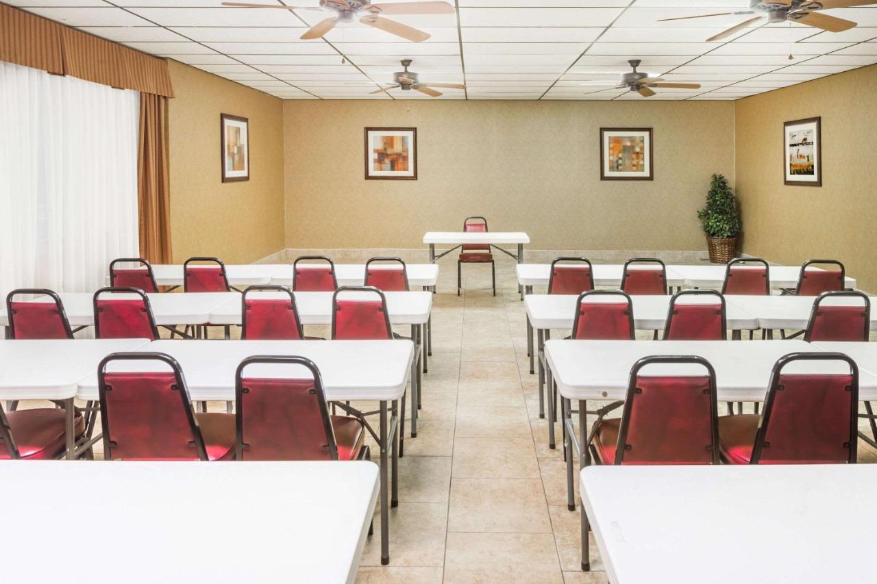 Days-Inn By Wyndham Batesville Ar Bagian luar foto