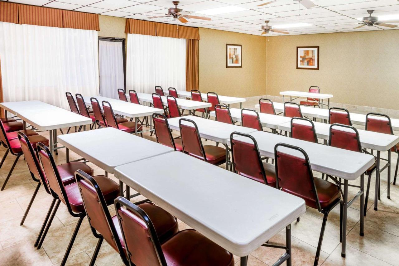 Days-Inn By Wyndham Batesville Ar Bagian luar foto